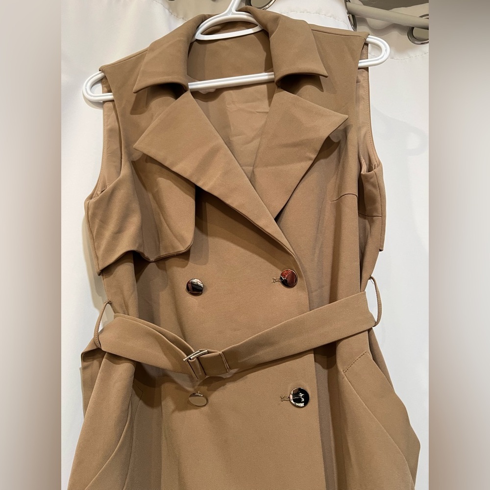 BRAND NEW Sleeveless Trench Coat, size M - Picture 3 of 6